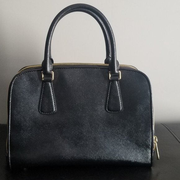 Michael Kors Black Handbag! - Picture 2 of 9